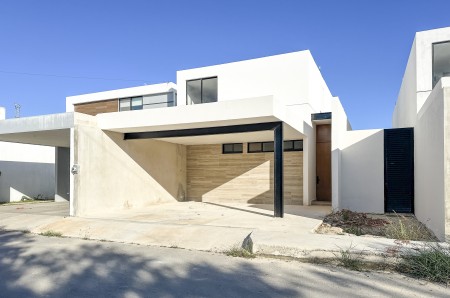 Casa en venta en Viladiu Cholul con alberca y cocina integral